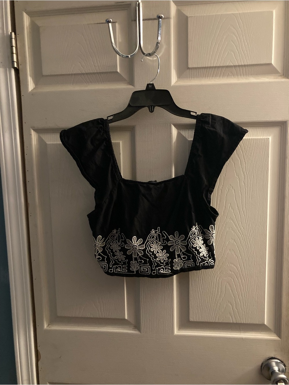 Black Floral Embroidered Crop Top - Women’s Size 8